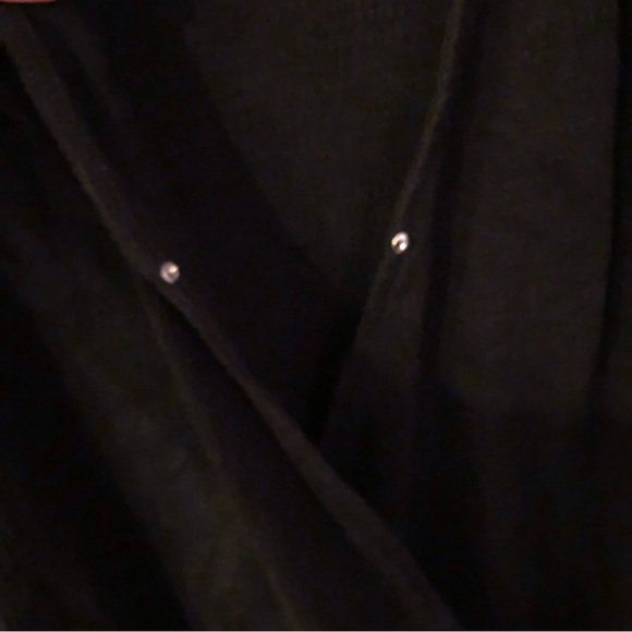 Universal Threads Sleeveless Wrap Shirt w/ Tie at the  Bottom - Picture 5 of 6